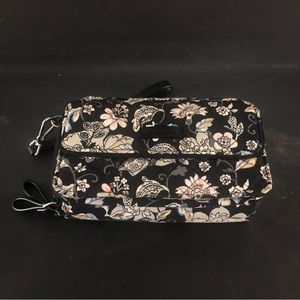 NWOT Vera Bradley Yellow Flowers Zip Wristlet  Quilted Cotton Wallet